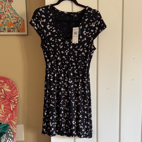 Roxy Black and White Floral Mini Dress - Picture 1 of 3